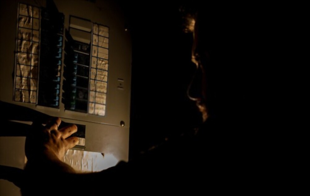 How to Prepare for an Extended Power Outage